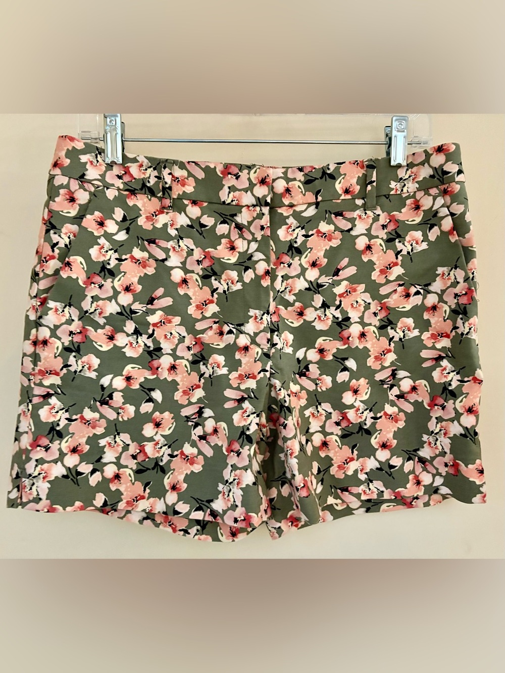 WHBM 5” Shorts Green w/ Pink Cherry Blossoms Sz 8